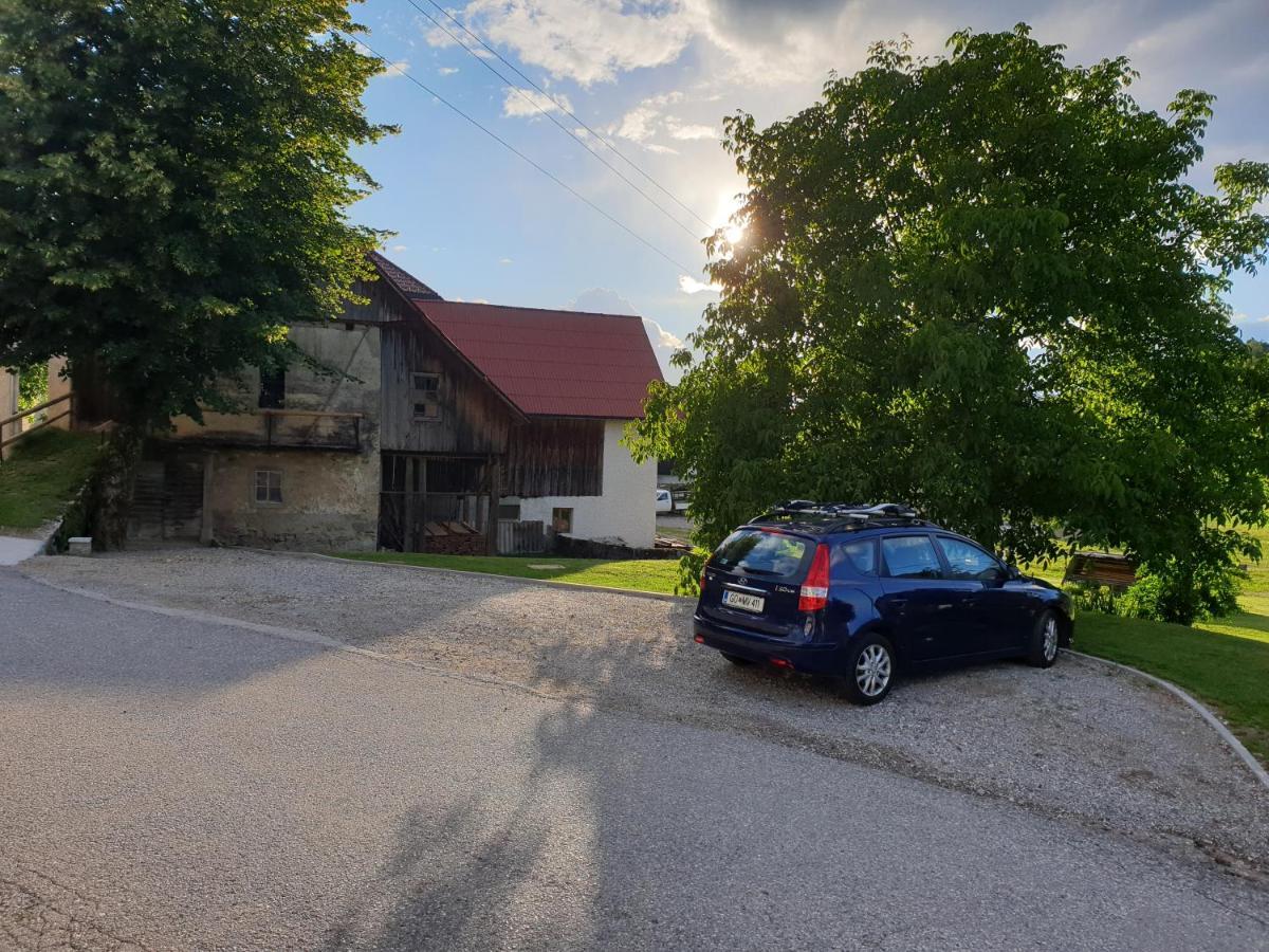 Apartment Pri Damijanu Ponikve Eksteriør billede